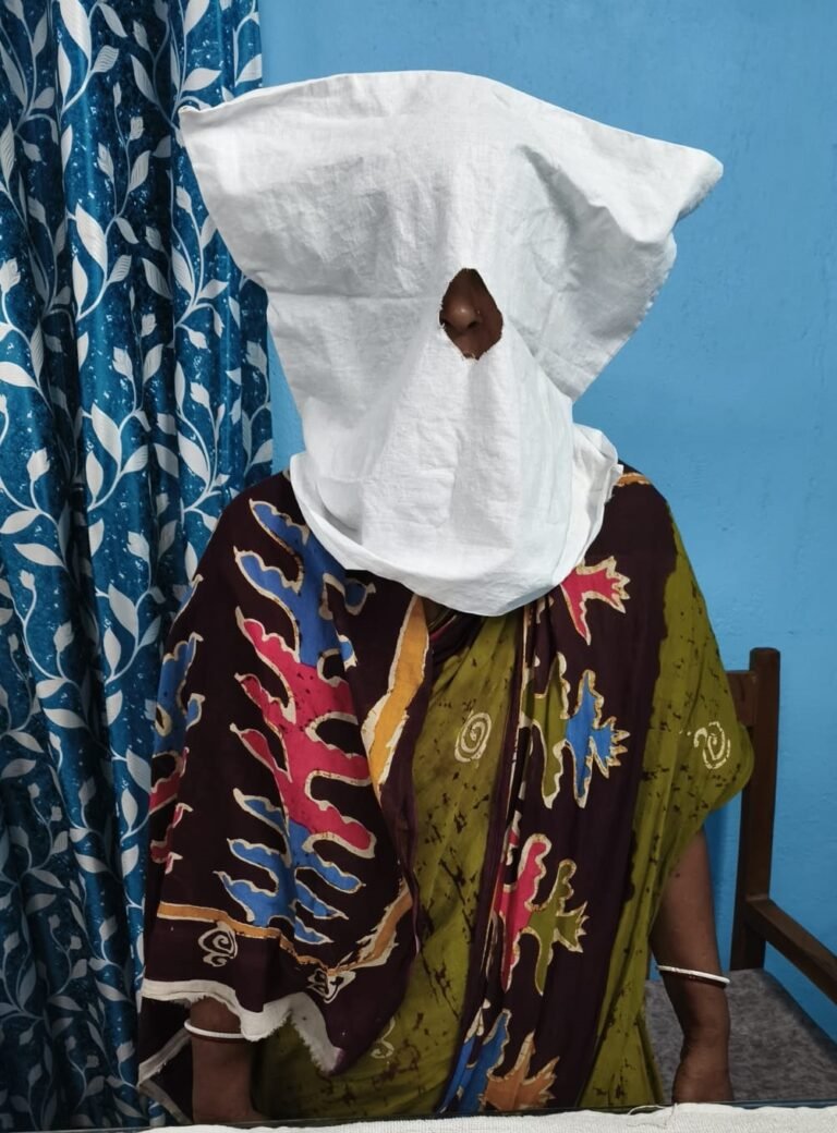 নদীয়া: চাকদহ থানার পুলিশ চুরি যাওয়া সোনার জিনিসপত্র উদ্ধার করলো