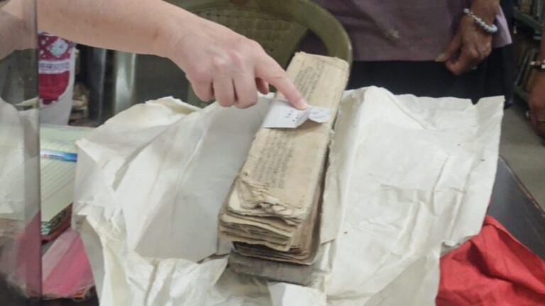 শান্তিপুর সাহিত্য পরিষদে আলাবামা থেকে আগত গবেষক প্রতিনিধিদের আগমন তাঁতশিল্প ও প্রাচীন পাণ্ডুলিপি তথ্য সংগ্রহ ঘিরে প্রায় শেষ হওয়া হস্ত শিল্পে আবারো ক্ষীন আশার আলো