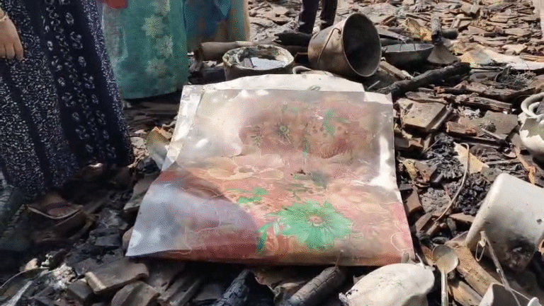 গ্যাস সিলিন্ডার বিস্ফোরণে কেঁপে উঠল মালদহের অমৃতি এলাকা